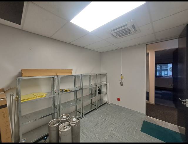 266M² OFFICE TO LET IN HYDE PARK